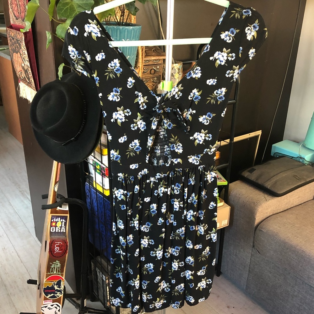 HOLLISTER dress